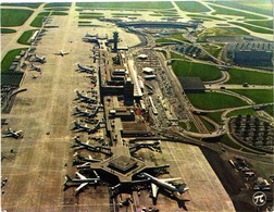 75 .. AEROPORT DE PARIS  ORLY .. VUE AERIENNE DE L'AEROGARE D'ORLY SUD .. AU FOND ORLY OUEST .. 1973 - Flugwesen