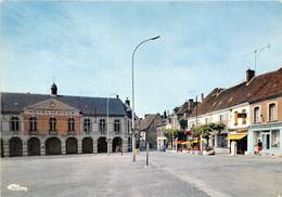 61-LONGNY-AU-PERCHE L'HÔTEL DE VILLE  VOIR POMPES A ESSENCE - Longny Au Perche