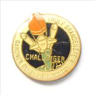 Pin's Navette CHALLENGER - Mission STS 8 - Equipage Truly - Brandenstein - Garoner - Bluford - Thornton - I343 - Space