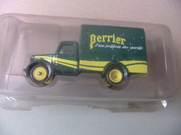 CORGI TOYS CAMION BEDFORD 30 CWT VAN CON PUBLICIDAD PERRIER - Corgi Toys