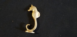 Objet Sujet Animalier Poisson Hippocampe ( Cheval De Mer ) En Métal Bronze - Bronzes