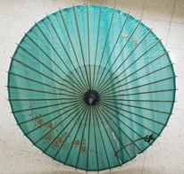 CANNE OMBRELLE PLIABLE - JAPONISANTE - SOIE BRODEE - DEBUT XX° SIECLE - HAUTEUR : 87 Cm - BOIS - Umbrellas, Parasols