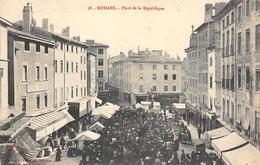 Romans Sur Isère      26    Marché Place De La République      (Voir Scan) - Romans Sur Isere