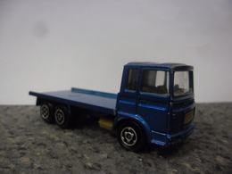 MAJORETTE CAMION PORTEUR SAVIEM BLEU Au 1/100 ° - Majorette