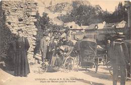 65-LOURDES-HÔPITAL DE N.D DES SEPT-DOULEURS DEPART DES MALADES POUR LES PISCINES - Lourdes