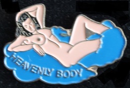 PIN UP SUR UN NUAGE BLEU - HEAVENLY BODY-    (21) - Pin-Ups