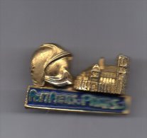 RARE Pin's POMPIERS DE PARIS Tirage Limité à 100 Exemplaires CASQUE & Cathédrale NOTRE-DAME - Pompiers