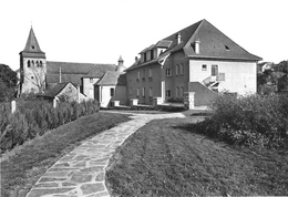 BOZOULS - Eglise Romane Et Maison De Retraite - Bozouls