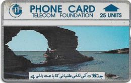 Pakistan - Telecom Foundation - L&G - Karachi, Paradise Point - 308B - 11.1992, 25U, 100.000ex, Used - Pakistán