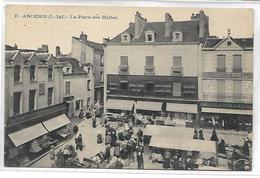 ANCENIS - La Place Des Halles - Ancenis