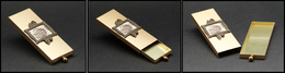 Boîte US En Métal Doré, Cadre En Bronze Avec Timbres Sur Le Dessus, Marquée "Gold Tone Product" Au Verso, 1 Comp. à Glis - Boites A Timbres