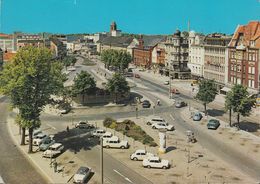 D-24534 Neumünster - Stadtzentrum - Platz - Cars - VW Käfer - Opel Rekord - Mercedes - Neumünster