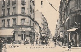 Rare Cpa Levallois-Perret Rue Du Bois Très Animée - Levallois Perret