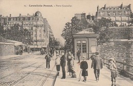Rare Cpa Levallois-Perret Porte De Courcelles Très Animée - Levallois Perret