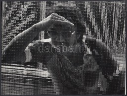 Cca 1970 Kurucz János: Kíváncsiság, Aláírt Vintage Fotóművészeti Alkotás, Magyar Fotográfia Avantgarde Korszakából, 18x2 - Sonstige & Ohne Zuordnung