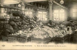 FRANCE - Carte Postale - Grèves Des Postiers - Sacs De Lettres Attendant La Fin Du Conflit -  L 29576 - Streiks