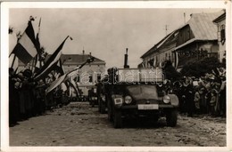 ** T2/T3 1940 Kézdivásárhely, Targu Secuiesc; Bevonulás, ünneplő Tömeg, Magyar Zászlók / Entry Of The Hungarian Troops,  - Sin Clasificación