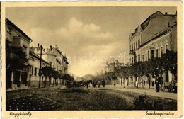 T2 Nagykároly, Carei; Széchenyi Utca, üzletek, Rendőr. Taub Hírlapiroda Kiadása / Street View, Shops, Policeman - Non Classés