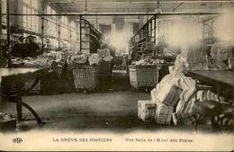 FRANCE - Carte Postale - Grèves Des Postiers - Une Salle De L 'hôtel Des Postes -  L 29577 - Grèves