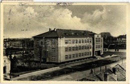 T2 Érsekújvár, Nové Zámky; Járási Hivatal / Okresny úrad / County Hall + '1938 Érsekújvár Visszatért' So. Stpl - Non Classés
