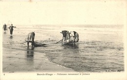 ** T1 Berck-Plage, Pecheuses Ramassant Le Poisson / Fishermen - Unclassified