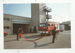 Cp, POMPIERS ,dans La Cour Du C.S.P. De VALENCE ,1997,descente Des Tuyaux De La Tour De Séchage ,vierge,phot. Volpi - Firemen