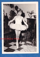 Photo Ancienne - Beau Portrait D'une Petite Fille En Tutu - Danse Danseuse Mode Enfant Girl - Photographe André Baldoni - Sport