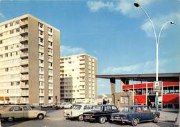 78-LES-MUREAUX- PLACE DE LA GARE ET 8 MAI 1945 - Les Mureaux