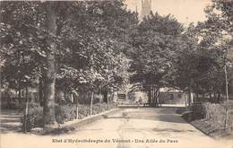 78-LE-VESINET- ETAT D'HYDROTHERAPIE DU VESINET - UNE ALLE DU PARC - Le Vésinet