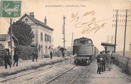 95-BOUFFEMONT- L'ARRIVEE D'UN TRAIN - Bouffémont