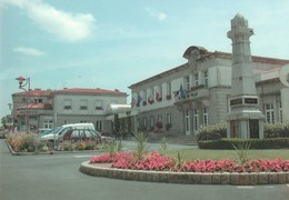 CERIZAY. - La Mairie Et Le Monument Aux Morts. CPM  Pas Courante - Cerizay