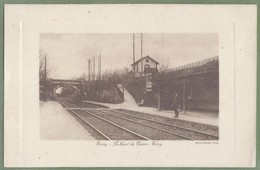 CPA Vue Très Rare - SEINE ET MARNE - TORCY - LA GARE DE VAIRES-TORCY - Animation, Le Chef De Gare (?) - édition Naudin - Torcy