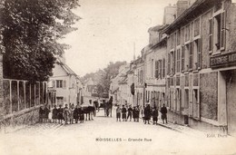 Moisselles  95   La Grande  Rue  Tres Tres Animée Et Attelage Charette A Cheval - Moisselles