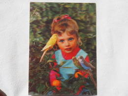 3d 3 D Lenticular Stereo Postcard Child And Parrots Toppan Japan 1976   A 190 - Stereoscopische Kaarten