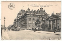 75 - PARIS 7 - L'Ecole Militaire Et L'Avenue De La Motte-Picquet - AP 52 - (Tramways) - Trasporto Pubblico Stradale