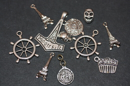 Lot De Charms Pendentifs Pour Bijouterie Fantaisie (Barre De Bateau, Marteau De Thor, Tour Eiffel, Skull, ...) - Colgantes