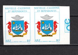 Nlle CALEDONIE N° 486   NON DENTELE EN PAIRE  NEUF SANS CHARNIERE  COTE 24.00€  ARMOIRIE  BLASON - Non Dentelés, épreuves & Variétés