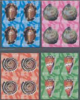 Malediven: 2003, Sea Snails And Shells Complete Set Of Four In IMPERFORATE Blocks Of Four, Mint Neve - Maldiven (1965-...)