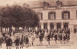Delcampe - 61-L'AIGLE- PENSIONNAT ST-JEAN RUE DE MAURE, UNE COUR DE RECREATION - L'Aigle