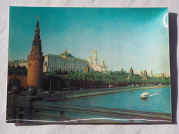 3d 3 D Lenticular Stereo Postcard USSR Kremlin From Moscow River   A 191 - Stereoscopische Kaarten