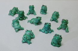 11 Miniatures De GRENOUILLES En Plastique - Bibelot Animaux Grenouille - Tiere