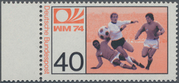 Bundesrepublik Deutschland: 1974, 40 Pf Fußball-Weltmeisterschaft, Linkes Randstück Mit Abart "Farbe - Autres & Non Classés