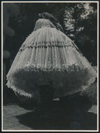 Cca 1935 Népviselet Alulnézetben, Fotó Balogh Rudolf Hagyatékából, 23,5×17,5 Cm - Otros & Sin Clasificación