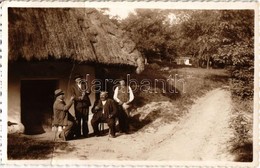 T3/T4 1938 Galgóc, Frasták, Hlohovec; Zeleznické Pivnice / Vasúti Vendéglő, étterem, Kocsma, Italozó Urak / Railway Inn  - Zonder Classificatie