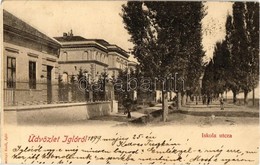 T4 1899 Igló, Zipser Neudorf, Spisská Nová Ves; Iskola Utca. Kiadja Csetényi Emil / Street (vágott / Cut) - Unclassified