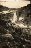 ** T2 Tátra, Magas Tátra, Vysoké Tatry; Kirándulók A Fátyol Vízesésnél (?) / Vodopád Skok (?) / Hikers By The Waterfall, - Zonder Classificatie