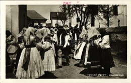 * T2 Zár, Zdiar (Tátra, Magas Tátra, Vysoké Tatry); Zdiarské Kroje / Hölgyek Népviseletben, Folklór. Kiadja Václav Sálus - Zonder Classificatie