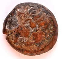 Ókori Görög? Bronzpénz, Kr. E. II.-I. Század? (9,27g) T:2-,3 Patina
Ancient Greek? Bronze Coin, 2nd-1st Century BC? (9,2 - Non Classificati