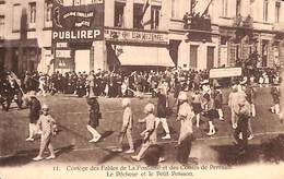 Cortège Des Fables De La Fontaine - Le Pêcheur Et Le Petit Poisson (Place Fernand Cocq) - Ixelles - Elsene