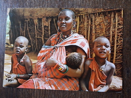 L21/377 Kenya . Masai Mother With Children - Kenya